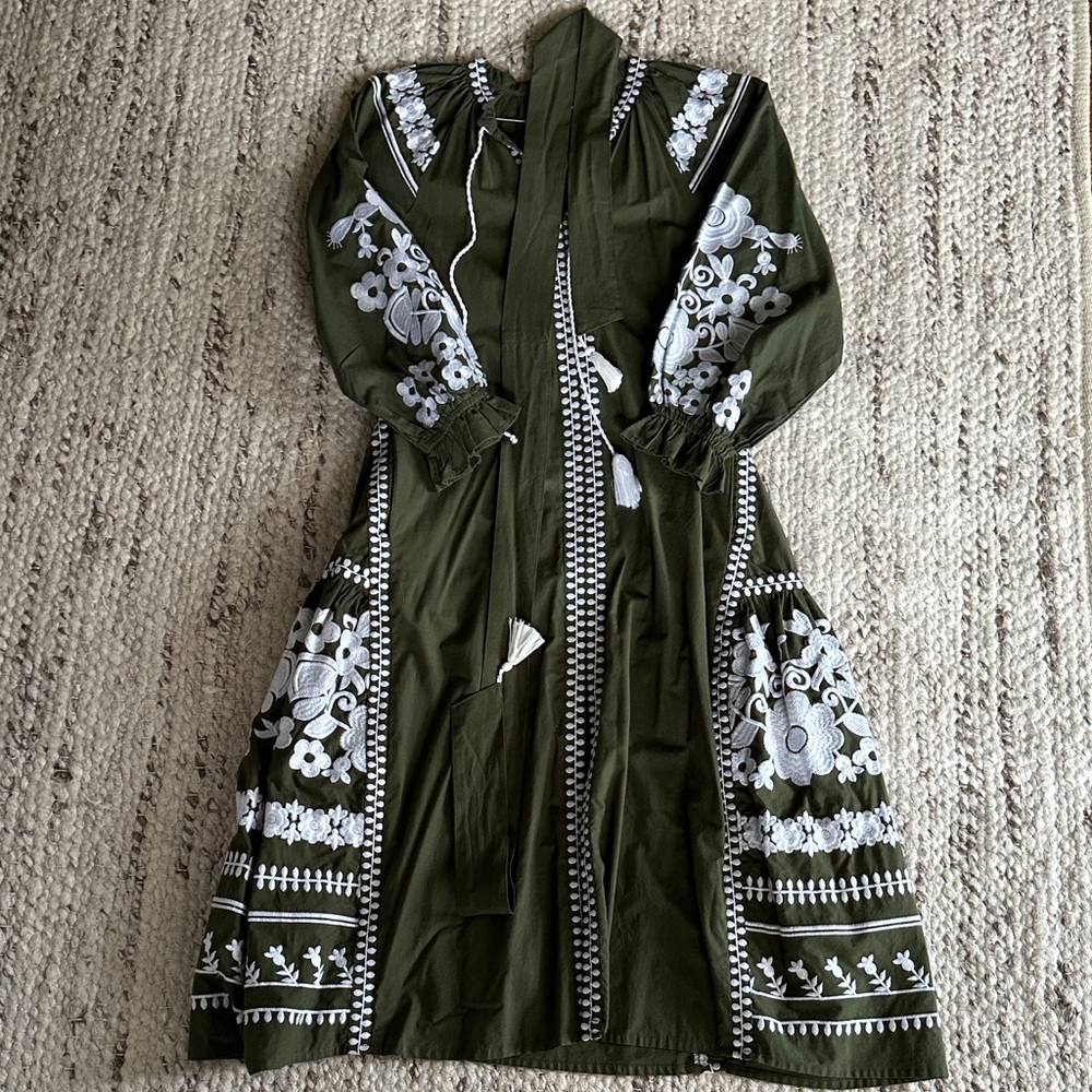 Embroidered Long Sleeve Dress - Green and White